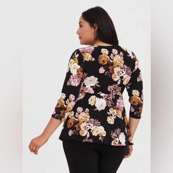 Torrid Black Floral Studio Knit Wrap Peplum Top Size 4 - Picture 2 of 10